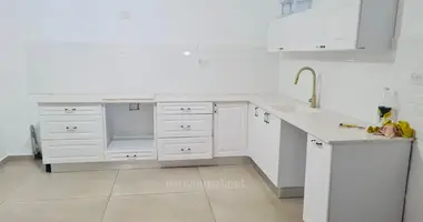 4 room apartment in Ashkelon, Israel