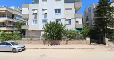 3 bedroom apartment in Muratpasa, Turkey