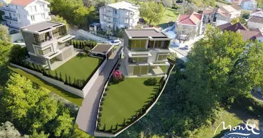 Villa  mit Meerblick in Tivat, Montenegro