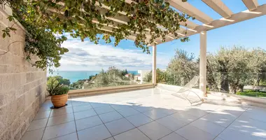 Villa 4 rooms with parking, with Balcony, with Air conditioner in Sustas, Montenegro