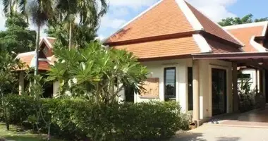 Villa 3 chambres avec Fenêtres double vitrage, avec Meublesd, avec Climatiseur dans Phuket, Thaïlande