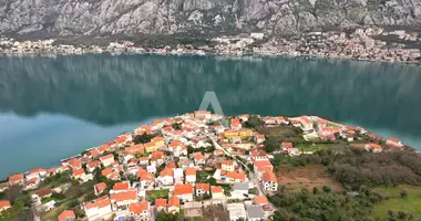 Grundstück in Prcanj, Montenegro