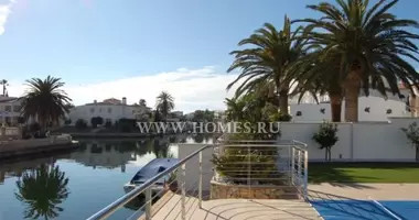 Villa 4 bedrooms with Furnitured, with Air conditioner, with Garage in Spain