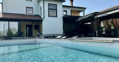 Villa in Juricani, Kroatien