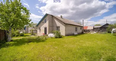 Haus in Bialarucki siel ski Saviet, Weißrussland