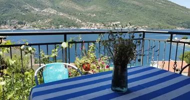 Villa 5 Zimmer in Lepetane, Montenegro