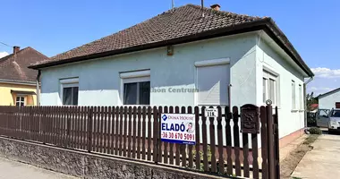 Casa 3 habitaciones en Dabas, Hungría