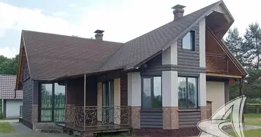 Haus in Kamianiucki siel ski Saviet, Weißrussland