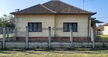 3 room house in Bekescsabai jaras, Hungary