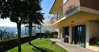 Villa 4 habitaciones en Pineto, Italia