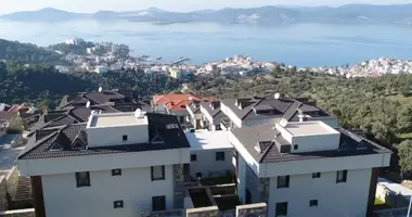 Mansion 7 bedrooms with balcony, with air conditioning, with sea view in Guelluek, Turkey