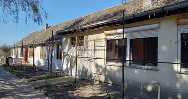 4 room house in Batmonostor, Hungary