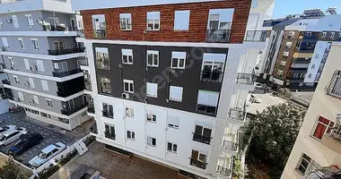 Penthouse 4 chambres avec Balcon, avec Climatiseur, avec parkovka dans Muratpasa, Turquie