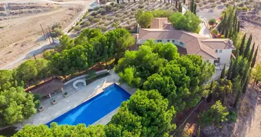 Villa 5 habitaciones en Strovolos, Chipre