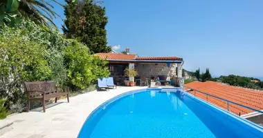 Villa 5 chambres avec Au bord de la mer dans Rijeka-Rezevici, Monténégro
