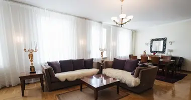 Квартира 3 спальни в Рига, Латвия