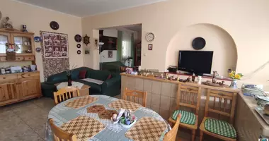4 room house in Baracs, Hungary
