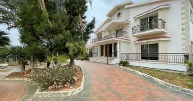 Villa 6 Zimmer mit Schwimmbad in Erimi, Cyprus