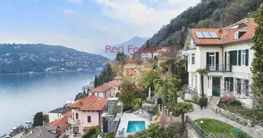 Villa 4 bedrooms in Como, Italy