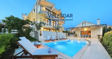 Villa with 9 apartments en Grad Zadar, Croacia