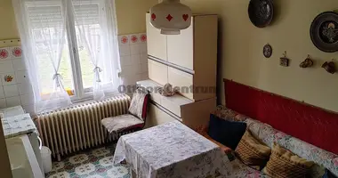 Дом 4 комнаты в Сентлёринц, Венгрия