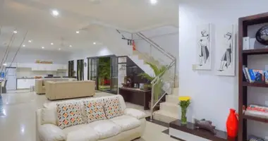 Villa 4 bedrooms in Kuta, Indonesia