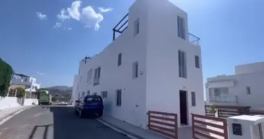 Dom 3 pokoi w Peyia, Cypr