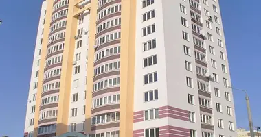 Apartamento 3 habitaciones en Minsk, Bielorrusia