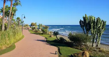 Wohnung 3 Schlafzimmer in Estepona, Spanien