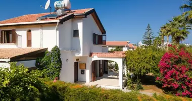 Villa 5 Zimmer mit Balkon, mit Möbliert, mit Klimaanlage in Motides, Nordzypern