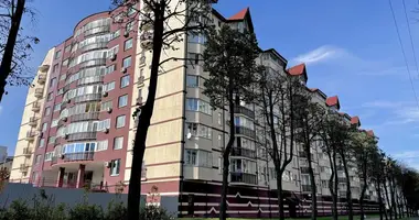 Apartamento 3 habitaciones en Minsk, Bielorrusia