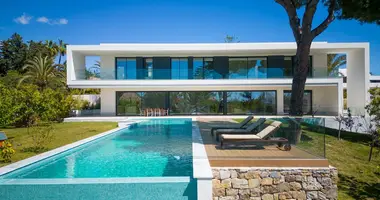 6 bedroom house in Artola, Spain