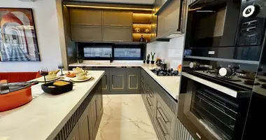 Apartamento 5 habitaciones en Mezitli, Turquía