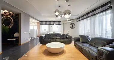 Apartamento 3 habitaciones en Minsk, Bielorrusia