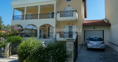 Дом 9 спален в Kallithea, Греция