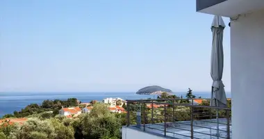 Вилла 8 комнат  с видом на море, с видом на горы, на первой береговой линии в Nea Iraklitsa, Греция