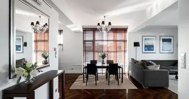 Propiedad comercial 90 m² en Poznan, Polonia