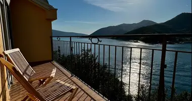 Casa 6 habitaciones en Lepetane, Montenegro