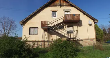 Casa 8 habitaciones en Monor, Hungría