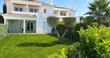 Villa 4 bedrooms in Quarteira, Portugal