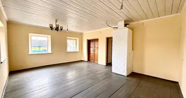 Casa en Mikalajeuscyna, Belarús