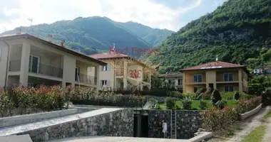 2 bedroom apartment in Lenno, Italy