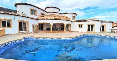 Villa 5 bedrooms with Furnitured, with Garage, with Storage Room in Calp, Spain