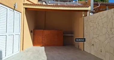 4 bedroom house in Silikou, Cyprus