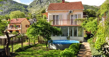 Villa 3 chambres avec Vue sur la mer, avec Garage dans Kotor, Monténégro
