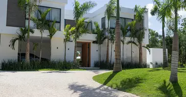 villa de 5 dormitorios con Piscina, campo de golf cercano en República Dominicana
