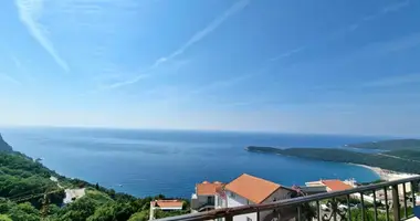 Apartamento 3 habitaciones con aparcamiento, con Vistas al mar en Prijevor, Montenegro