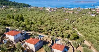 Villa 3 chambres avec Vue sur la mer, avec Vue sur la montagne, avec Première côte dans , Grèce