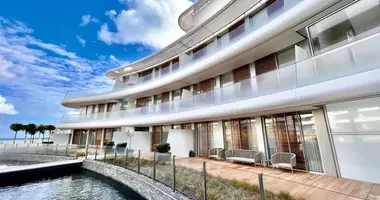 Apartamento 3 habitaciones en Estepona, Španjolska