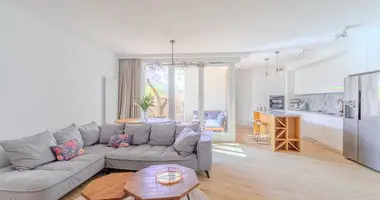 Wohnung 3 zimmer in Warschau, Polen